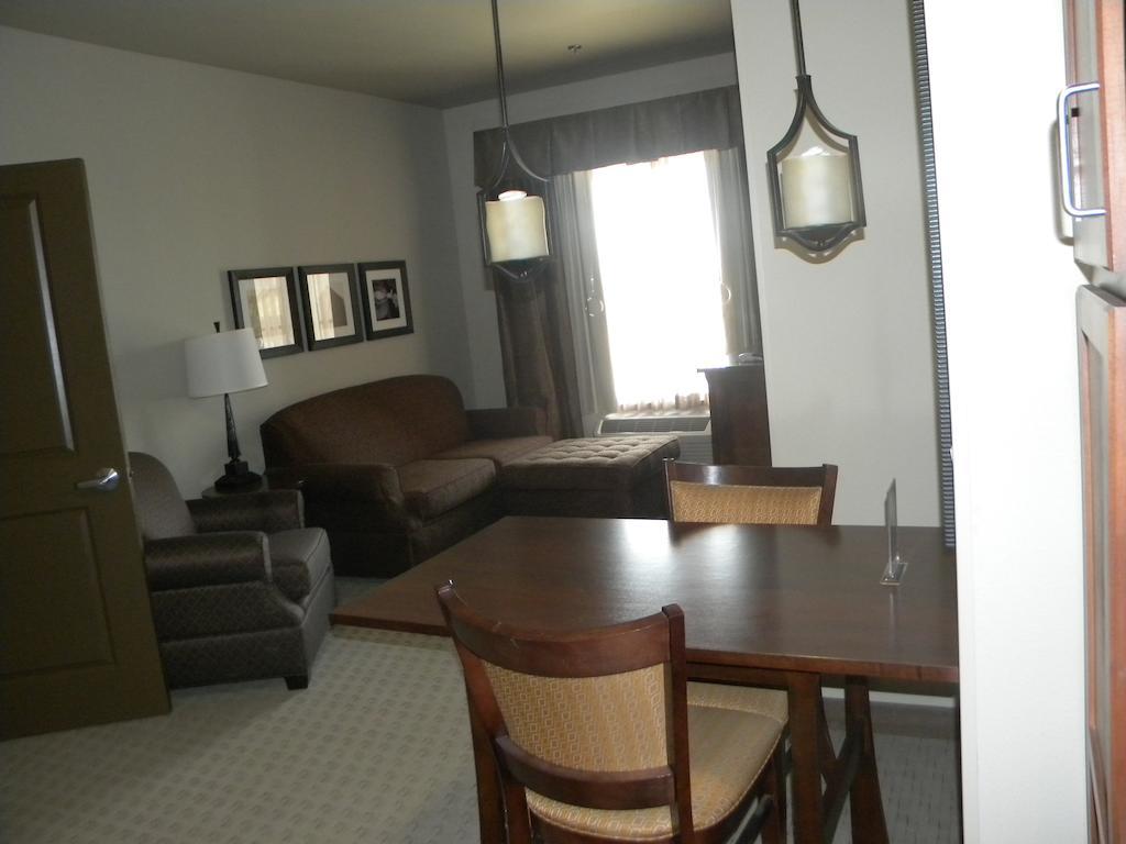 Teddy'S Residential Suites Watford City Eksteriør bilde