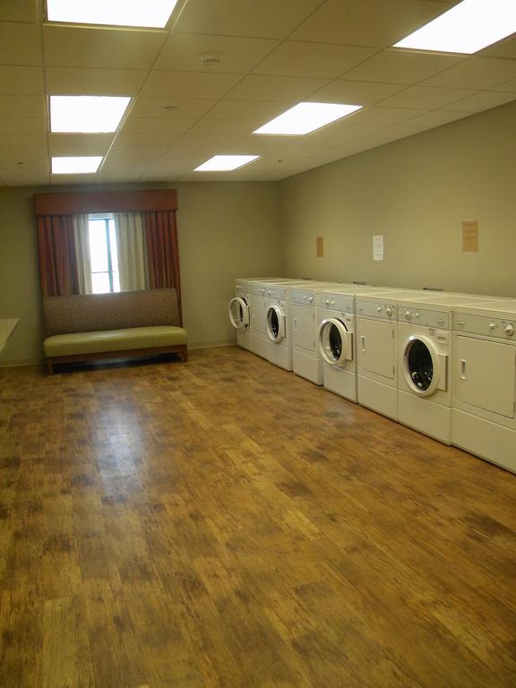 Teddy'S Residential Suites Watford City Eksteriør bilde