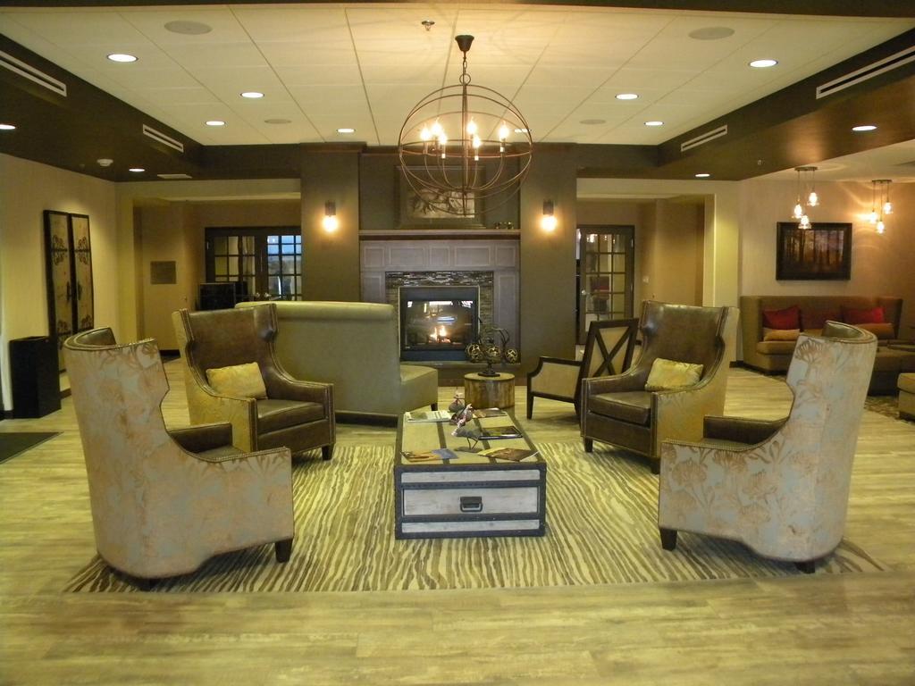 Teddy'S Residential Suites Watford City Eksteriør bilde