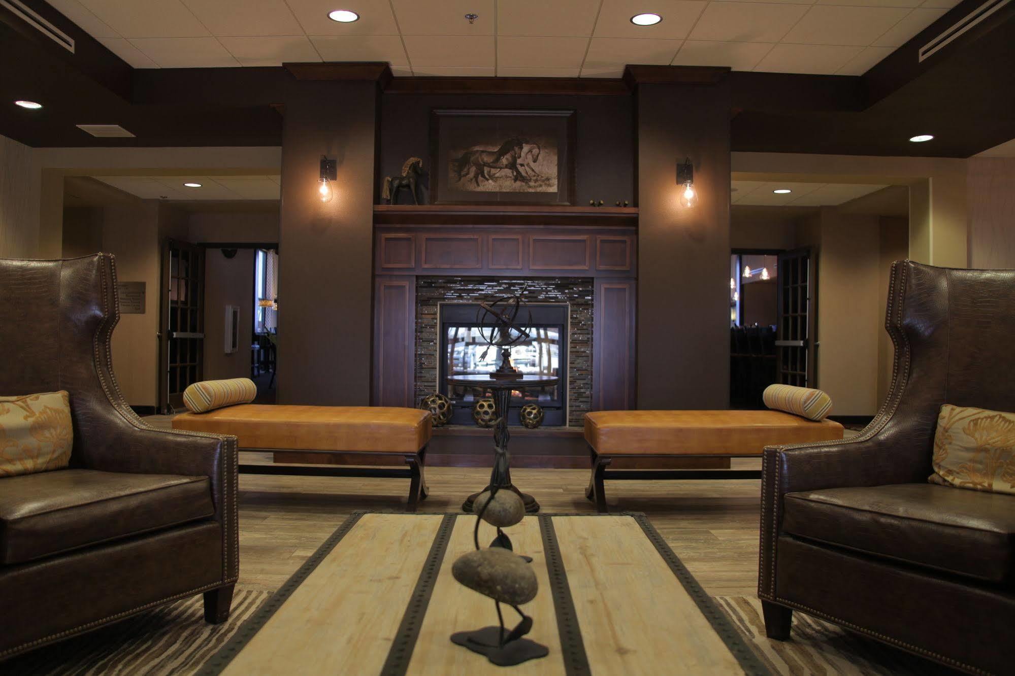 Teddy'S Residential Suites Watford City Eksteriør bilde