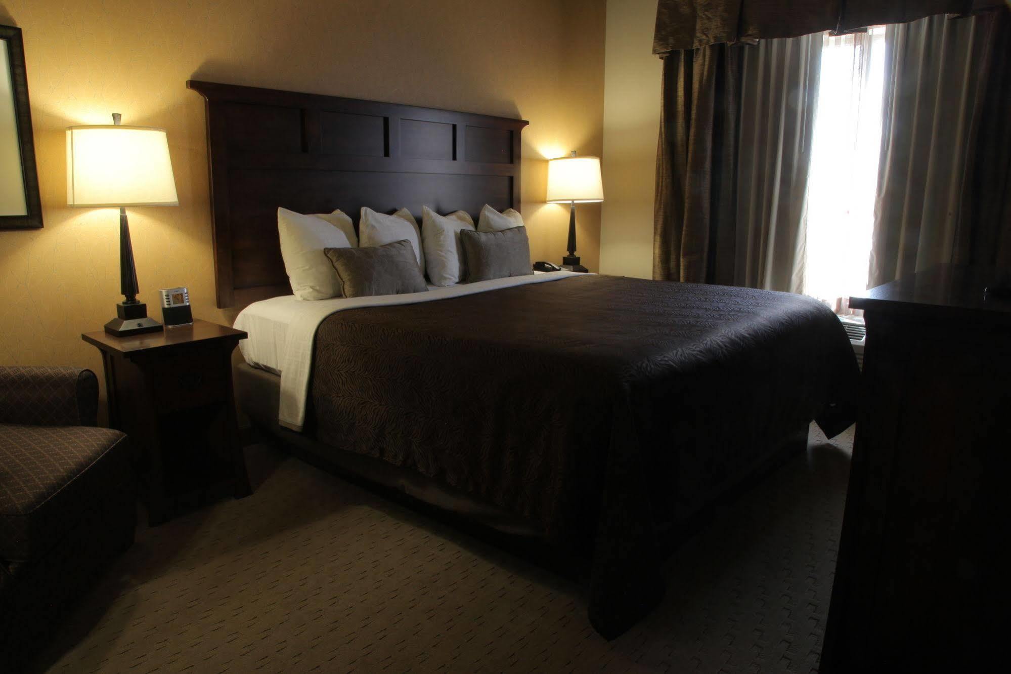 Teddy'S Residential Suites Watford City Eksteriør bilde
